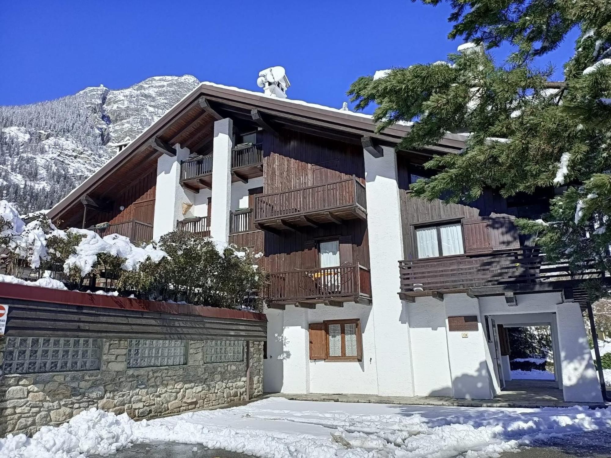 La Maison Des Guides - Trilocale A 500 Mt Dalle Piste Di Dolonne Курмайор Экстерьер фото