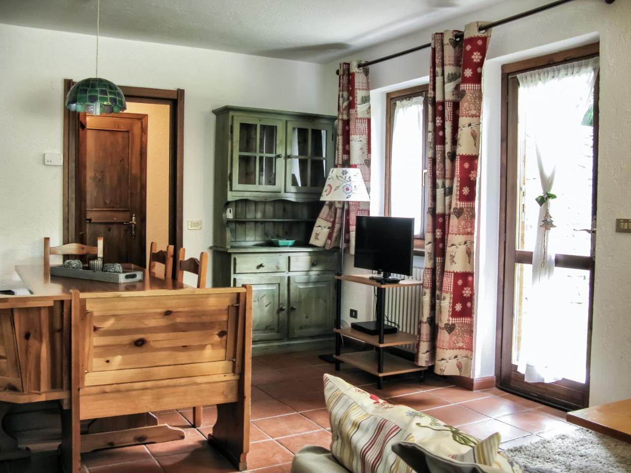 La Maison Des Guides - Trilocale A 500 Mt Dalle Piste Di Dolonne Курмайор Экстерьер фото